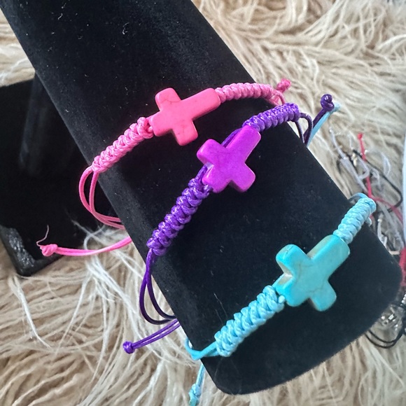 Set of 3 adjustable cross bracelets perfect stocking stuffers - Picture 5 of 8